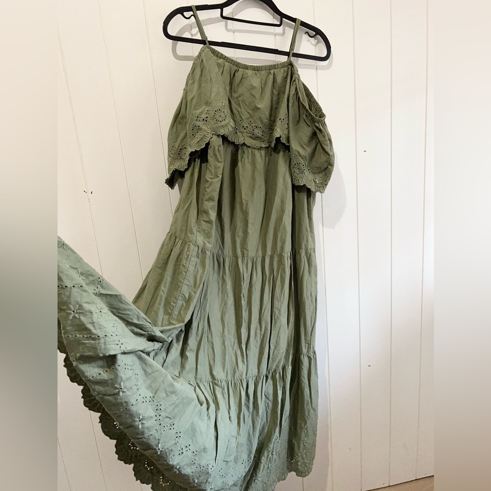 Old Navy  NWT Maxi Dress Eyelet Peblum Hemline size XXL Green